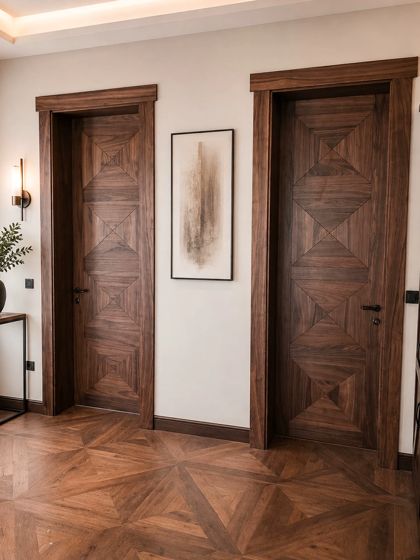 Furnierte Innentüren aus dunklem Nussbaum mit geometrischem Furnierbild